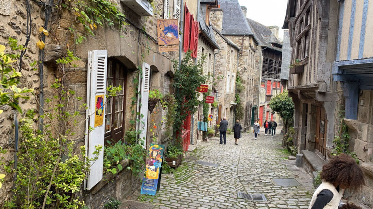 DE BURDEOS A PARIS: UN VIAJE POR LOS TESOROS DE FRANCIA